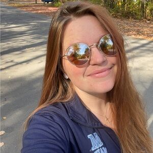 Meet your Posher, Hannah